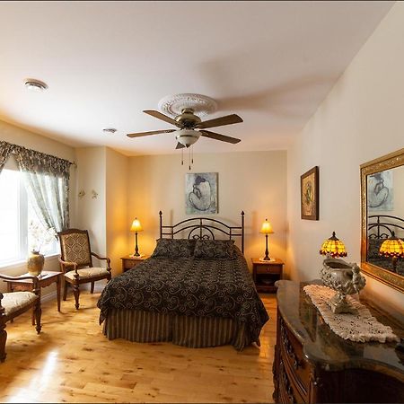 Bed and Breakfast Au Coeur De Saint-Sauveur Экстерьер фото