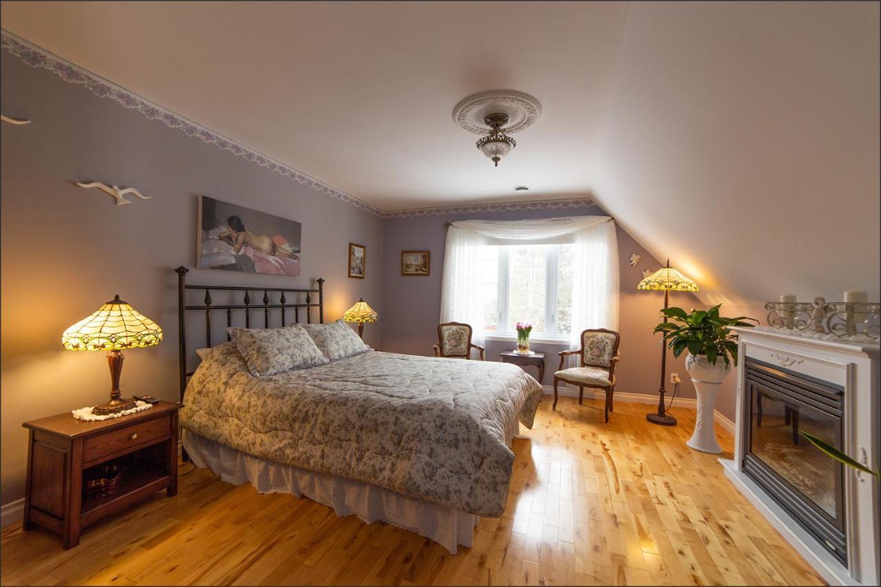 Bed and Breakfast Au Coeur De Saint-Sauveur Экстерьер фото